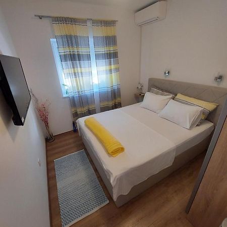 Rooms Nevenka Novi Vinodolski Eksteriør bilde