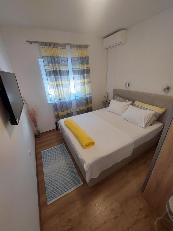 Rooms Nevenka Novi Vinodolski Eksteriør bilde